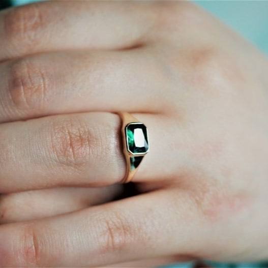 สีเขียว