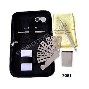 Kit de bijoutier de haute qualité (pinces, loupe 10x, poignée, pelle, éventail, papier d'emballage et chiffon siliconé) dans un étui en cuir - Product Image 1