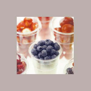 Vasos de plástico PET 100 650cc 0,5 L por marca con tapa plana de corte cruzado para almacenamiento y contenedor de alimentos - Product Image 1