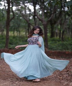 ชุดเดรสผ้าไหม georgette ราคาไม่แพง-ชุดเทศกาลหนักกับเย็บปักถักร้อย Chinon - Product Image 2