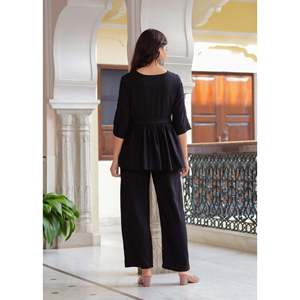 Ensemble coordonné en rayonne de viscose brodée noire pour femme - Product Image 1