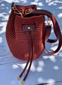 Bolso de cuero de paja de ganchillo rojo de lujo para mujer, bolsa de cubo de diseñador - Product Image 2