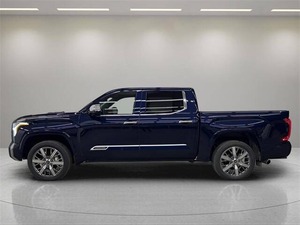 Toyota Tundra Capstone HV 4x4 2024 Estándar, Camioneta de Cabina Doble Capstone HV 4 Puertas SB - Product Image 2