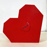 Boîte cadeau personnalisée en papier rouge en forme de cœur à double porte avec revêtement UV, roses artificielles pour la Saint-Valentin, mariage, cadeaux romantiques