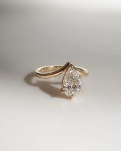 1.50 Ct Allongé Unique Poire Coupe Moissanite Bague De Fiançailles pour Femmes En Forme De Poire Solitaire D Couleur VVS1 Bague En Diamant pour Femmes - Product Image 2