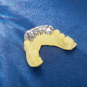 อุปกรณ์ตกแต่งบาร์แบบกริลล์ซสั่งทำพิเศษ ประดับเพชรสังเคราะห์สี DEF ความใส VVS ตัวเลือกแพลตตินัม/โรสโกลด์ พร้อมกล่องเครื่องประดับ - Product Image 4