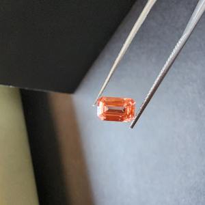 Diamante Cultivado en Laboratorio CVD de 1.00ct, Certificado IGI, Corte Esmeralda Rosa Intenso Vívido, para Cada Ocasión - Product Image 2
