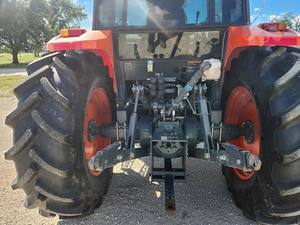 Mini Tractor Agrícola M6S-111 2023, Tracción en las 4 Ruedas 4x4, con Motor Diésel de 60-100 HP, Bomba y Caja de Cambios, para Agricultura - Product Image 5