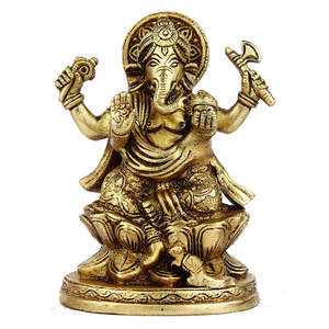 Ganesha de Latón Hecho a Mano en Estilo Tradicional sobre Base de Kamal para Decoraciones de Diwali - Product Image 1