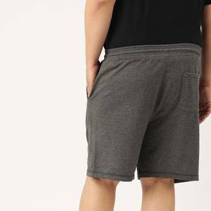 Shorts de couleur grise pour vêtements pour hommes Taille élastique Vêtements décontractés d'été Shorts pour hommes en coton polyester de qualité supérieure - Product Image 4