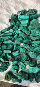 Pierre de malachite brute de vente d'usine avec malachite brute de forme libre de qualité naturelle utilise de la malachite brute à vendre - Product Image 2