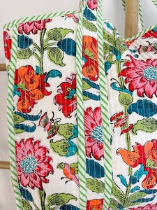 กระเป๋าผ้าฝ้ายขนาดใหญ่ลายดอกไม้สีขาวแดงมีซิปสำหรับผู้หญิงเหมาะสำหรับซื้อของชำอย่างยั่งยืนงานแฮนด์เมด - Product Image 5