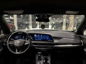 Cadillac XT4 Premium Luxury d'occasion 2024 - Product Image 2