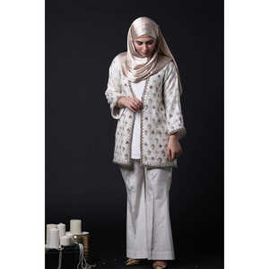 Ensembles de costumes pour femmes Golden Pearl, élégants et luxueux - Product Image 1