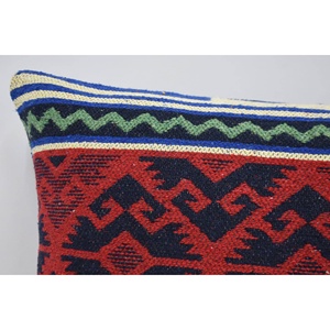 Oreiller en laine rouge 16x24 pouces coussin de luxe à motifs traditionnels tissé Design moelleux Vintage Portable pour la literie de Noël - Product Image 2