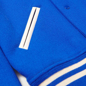 Veste de baseball universitaire de haute qualité pour hommes, sur mesure, en gros, streetwear, avec logo sur le devant - Product Image 5