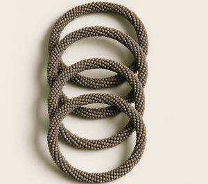 Pulsera multicolor de último diseño para mujer, brazaletes de diseñador para niña hechos con resina - Product Image 1