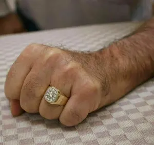 Anillo de Compromiso de Plata de Ley 925 con Moissanita Engastada en Puntas y Chapado en Oro para Mujer - Product Image 6