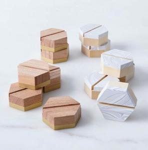 Porte-cartes moderne en bois blanc et marron Design élégant Parfait pour l'organisation du bureau et la décoration de table - Product Image 2