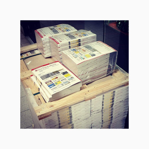 Thư mục điện thoại cũ giấy thải trang vàng để bán - Product Image 5