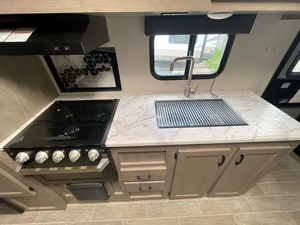 V-e-n-t-u-r-e R-v S-o-n-i-c 210VTB d'occasion 2021 - Product Image 4