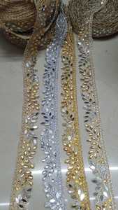 Lacets en organza sur mesure avec décoration de perles de paillettes de broderie couleurs assorties pour la revente par les magasins de fournitures de coupe - Product Image 4