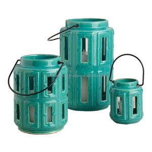 Meilleures offres de Lanternes suspendues en verre avec poignée suspendue Design métallique pour la décoration Bougeoirs en bois et bocaux à bougies - Product Image 1