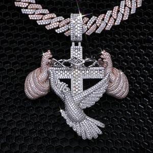 Pendentif Hip Hop pour homme en argent sterling 925 personnalisé fait à la main, serti de diamants ronds brillants en moissanite de clarté VVS - Product Image 1