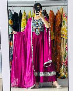 FABRICANTE DE ROPA CUSTOM WOMEN AFGHANI VESTIDO para MUJER WEDDING WEAR FIESTA WEAR AFGHANI KUCHI WOMEN WEAR NUEVO VESTIDO DE MODA - Product Image 2