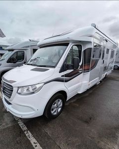 Camping-car de luxe 4x4, caravane, remorque de voyage à vendre. - Product Image 1