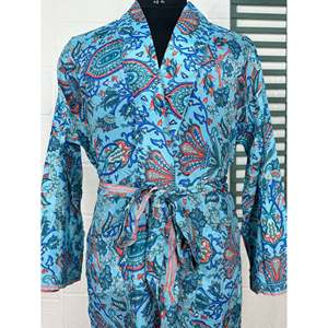 Kimono de Satén Suave Estilo Boho para Hombre, Bata de Playa Regal House, Envoltura de Seda Cómoda - Product Image 2