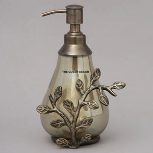 Distributeur de savon en verre de luxe avec design de feuille de laiton antique Accessoire de salle de bain élégant Bouteille à pompe de lotion faite à la main - Product Image 1