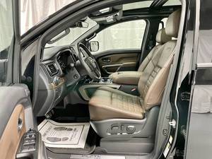 ปี 2023 สำหรับรถ SUV ขับเคลื่อนสี่ล้อ พร้อมเบาะหนังภายในสีเข้ม พวงมาลัยซ้าย และหลังคาซันรูฟแบบพาโนรามา - Product Image 4