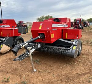 Compre la empacadora de heno Massey Ferguson 1840 con capacidad de 100 pasadas por minuto y émbolo de alta resistencia para una densidad de pacas consistente - Product Image 6