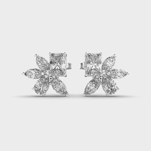 Boucles d'oreilles clous en or blanc/rose/jaune 9K avec diamants taille radiant et design floral en grappe marquise - Product Image 1