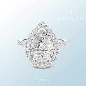 แหวนเพชรทรงลูกแพร์ดีไซน์หรูหราประณีต งานฝีมือประณีต เหมาะสำหรับงานหมั้น งานแต่งงาน และเป็นของขวัญสุดพิเศษ ประดับด้วยเพชรที่ได้รับการรับรองจาก IGI - Product Image 1