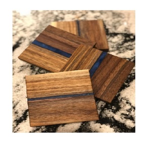 Posavasos único de madera y resina para escritorio y mesa Color y forma personalizados Posavasos hechos a mano Piedra - Product Image 6