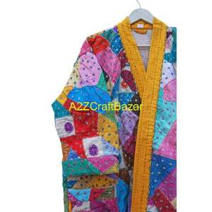 Manteau matelassé Kantha pour femme, motif floral, veste de fête multicolore avec travail de découpe multi-patchwork indien en coton - Product Image 2
