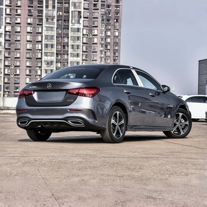 Sedán Deportivo Dinámico de Moda Clase A 4.1-6L 180 L 200 L FWD 4 Puertas 4 Asientos Automático Usado con Portaequipajes de Aleación de Aluminio en Venta - Product Image 2