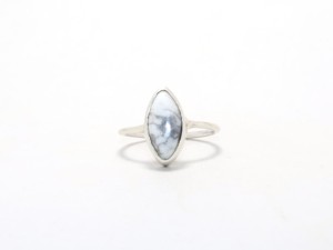 Anillo de piedras preciosas de Plata de Ley 925 de alta calidad, conjunto de bisel de howlita Vintage hecho a mano, venta directa de fábrica al por mayor para joyería saludable - Product Image 2