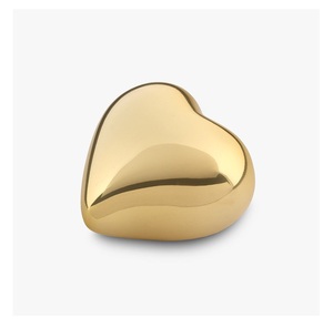 Urna de recuerdo artesanal en forma de corazón con diseño único, perfecta para conmemorar cenizas funerarias - Product Image 2