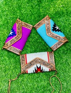 Hecho a medida en diseños surtidos, bolsos de cuero mecanizados a mano, embragues y tallados a mano por maestros artesanos para reventa - Product Image 3