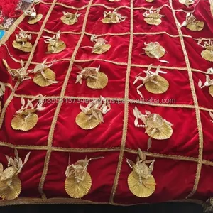 Entrée de la mariée pour mariage punjabi, avec chaddar indien Kaleera et chaddar Phoolo Ki en velours rouge tendance, décoré de fleurs pour l'entrée de mariage - Product Image 3