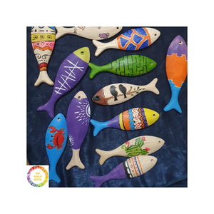 La décoration murale de poisson en bois magnifiquement conçue ajoute une touche unique de nature à votre environnement domestique - Product Image 1