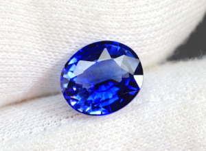 Pierre précieuse de saphir bleu cultivée en laboratoire de forme ovale précieuse gemmes de saphir bleu profond pierre synthétique de coupe à facettes saphir bleu lâche - Product Image 3