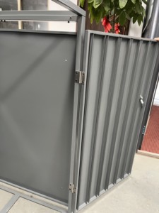 Couvercle de <span class=keywords><strong>poubelle</strong></span> à roulettes en métal Couvercle de <span class=keywords><strong>poubelle</strong></span> en métal <span class=keywords><strong>pour</strong></span> jardin et l'<span class=keywords><strong>extérieur</strong></span> avec porte verrouillable - Product Image 5