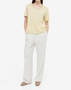 Camiseta de Mujer Más Vendida, Personalizable con su Logotipo, Serigrafía, Cuello en V, Tejido de Malla, 60% Algodón, 40% Poliéster - Product Image 1