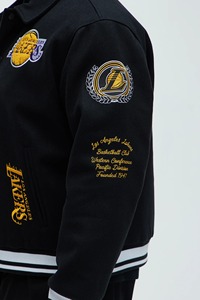 Veste universitaire tendance OEM pour hommes, broderie en chenille respirante, veste universitaire de basketball d'équipe américaine personnalisée - Product Image 6
