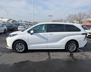 Used 2024 Toyotaa Siennaa LE VAN 8-Passenger AWD with Low Mileage - Product Image 4