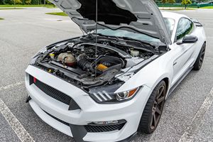 Ford Mustang Shelby GT350R 2017, 12 300 miles, boîte automatique à 7 vitesses, turbo, transmission intégrale, sièges en cuir, ACC, pneus R21, essence, véhicule d'occasion - Product Image 6